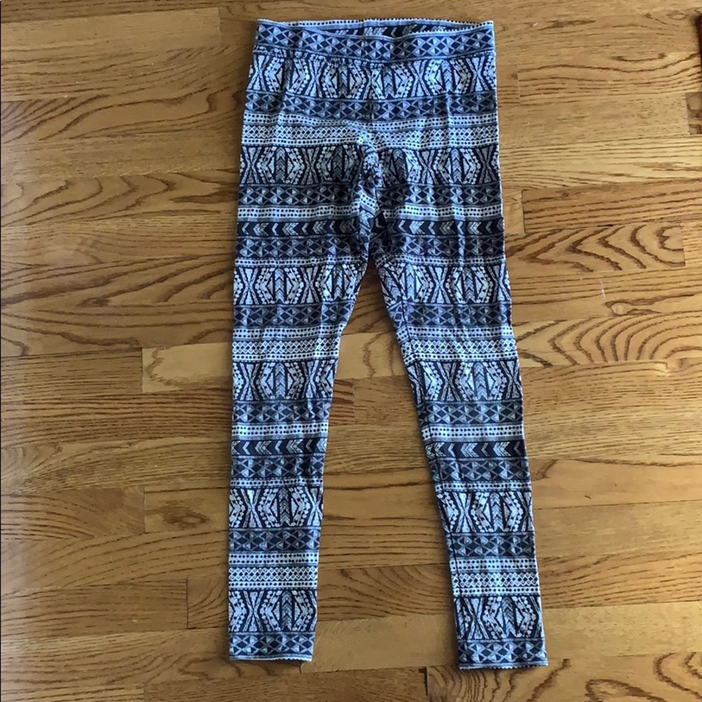 American Eagle Tribal Print leggings